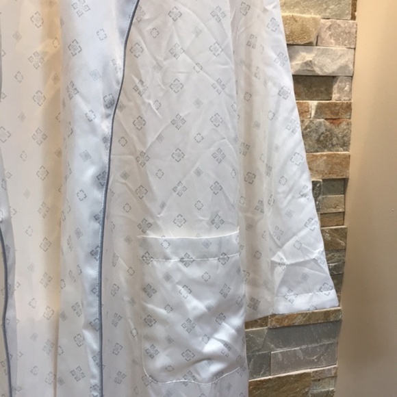 RACHEL PARCELL Satin Robe - Picture 8 of 13